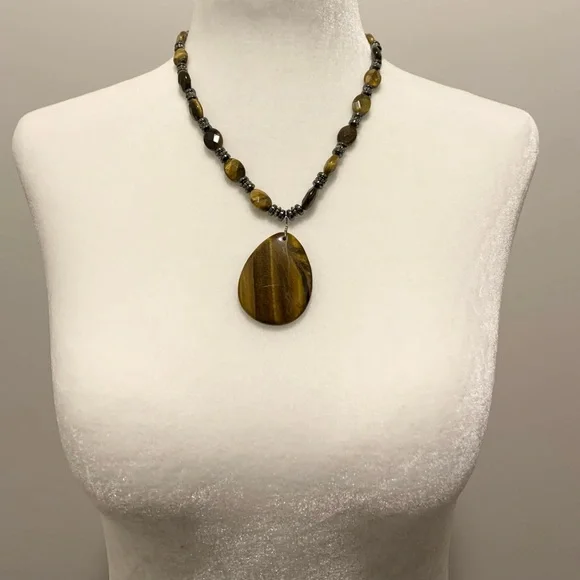 Necklace - Picture 2 of 4